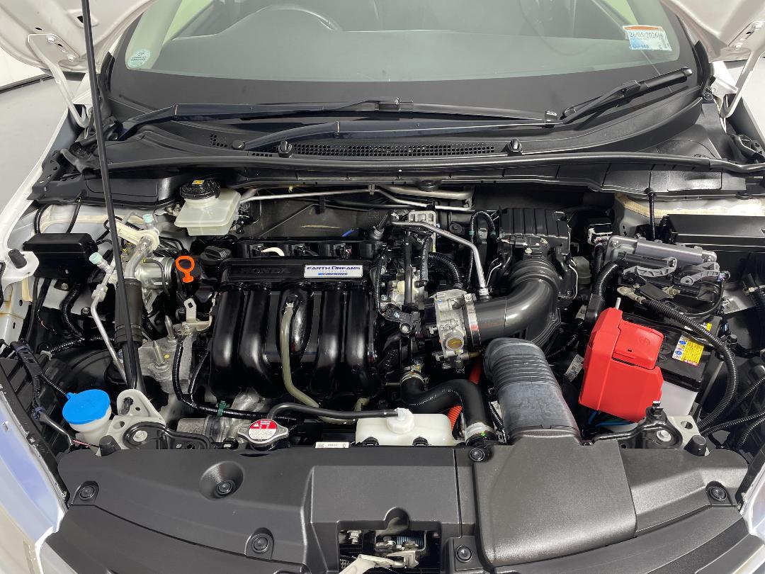 Photo '13' of Honda Grace Photo '13' of Honda Grace