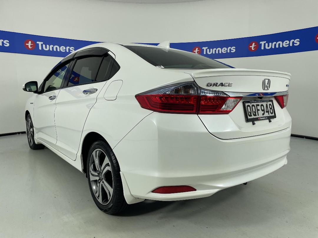 Photo '5' of Honda Grace Photo '5' of Honda Grace