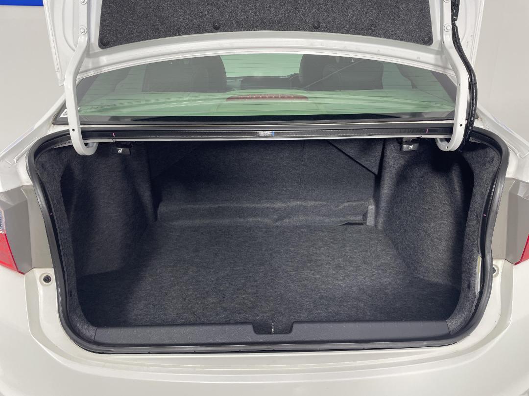 Photo '14' of Honda Grace Photo '14' of Honda Grace