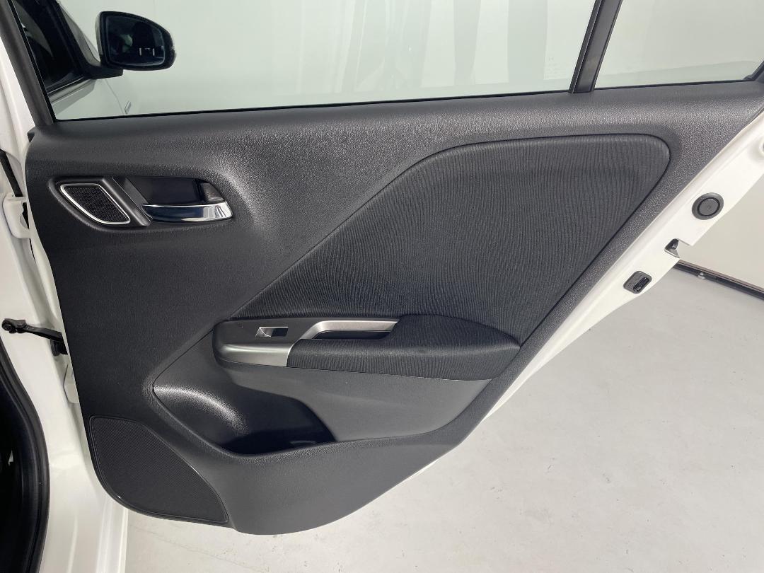 Photo '19' of Honda Grace Photo '19' of Honda Grace