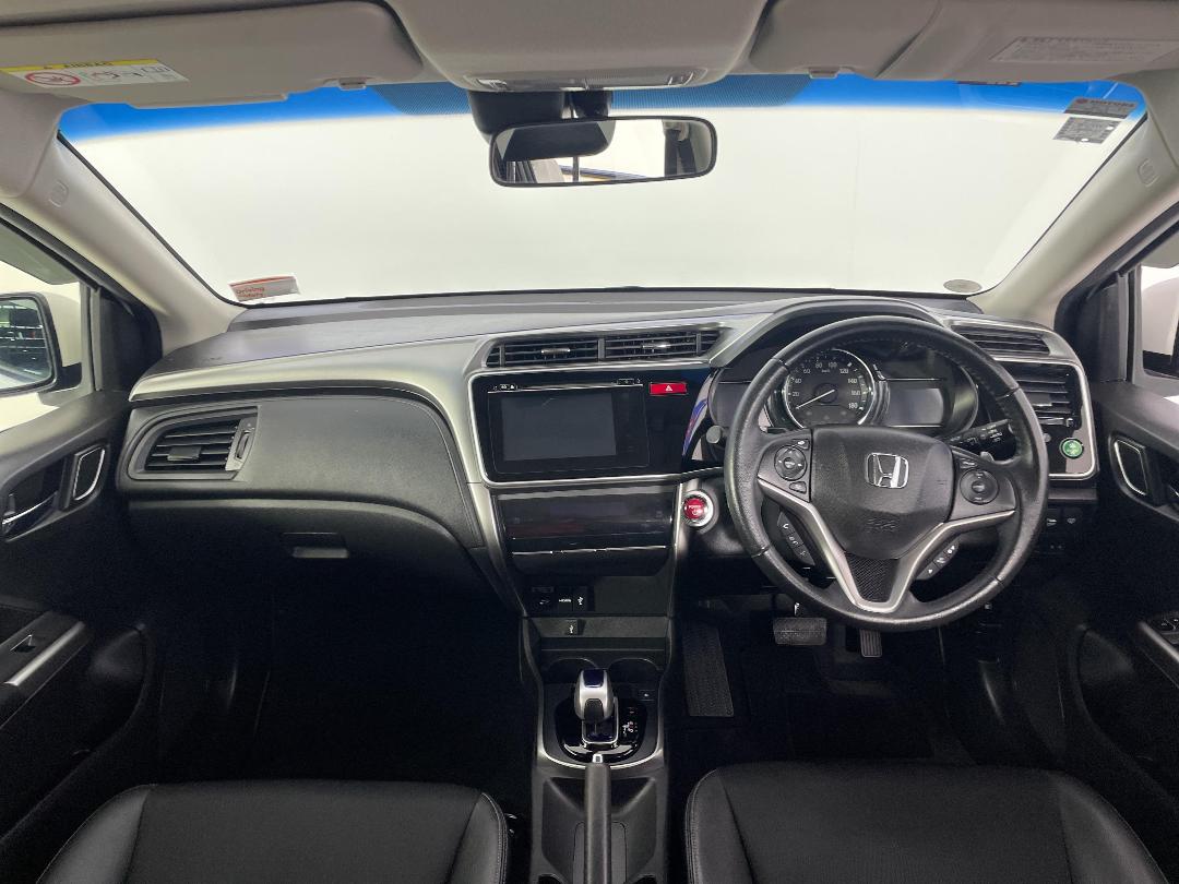 Photo '17' of Honda Grace Photo '17' of Honda Grace