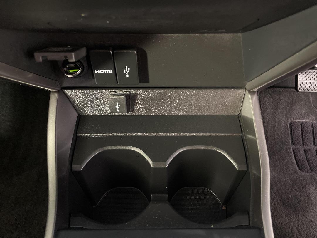 Photo '27' of Honda Grace Photo '27' of Honda Grace