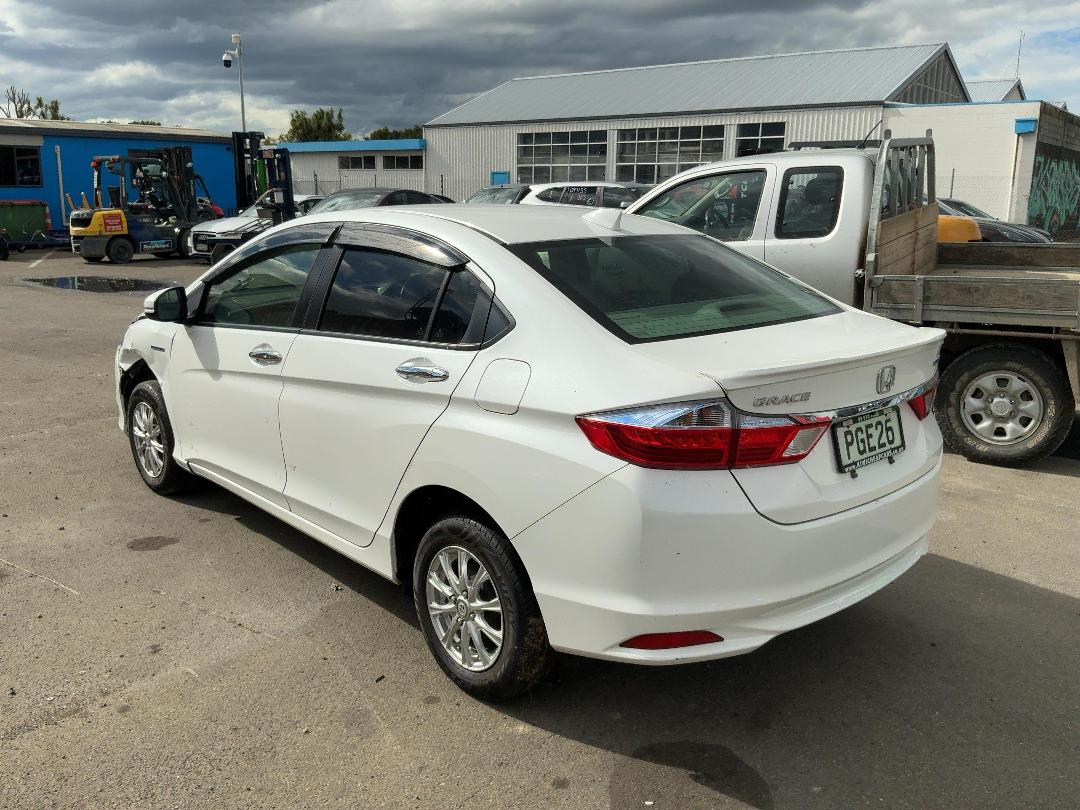 Photo '4' of Honda Grace Hybrid Photo '4' of Honda Grace Hybrid