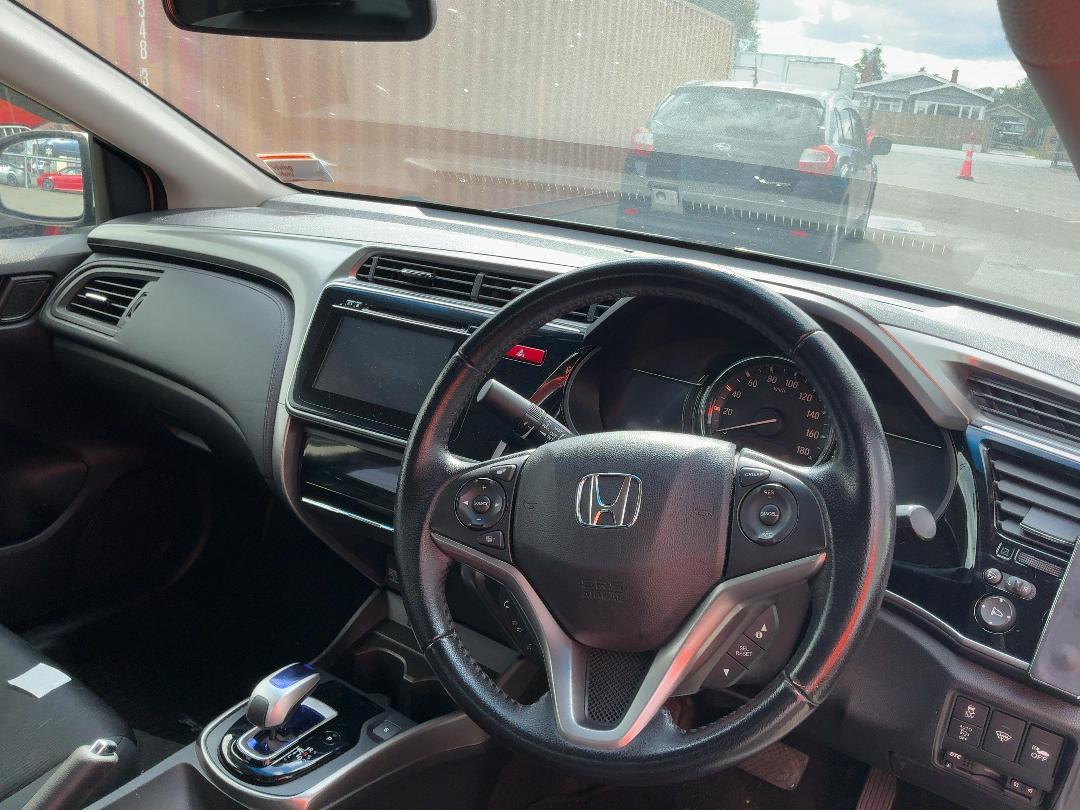 Photo '13' of Honda Grace Hybrid Photo '13' of Honda Grace Hybrid