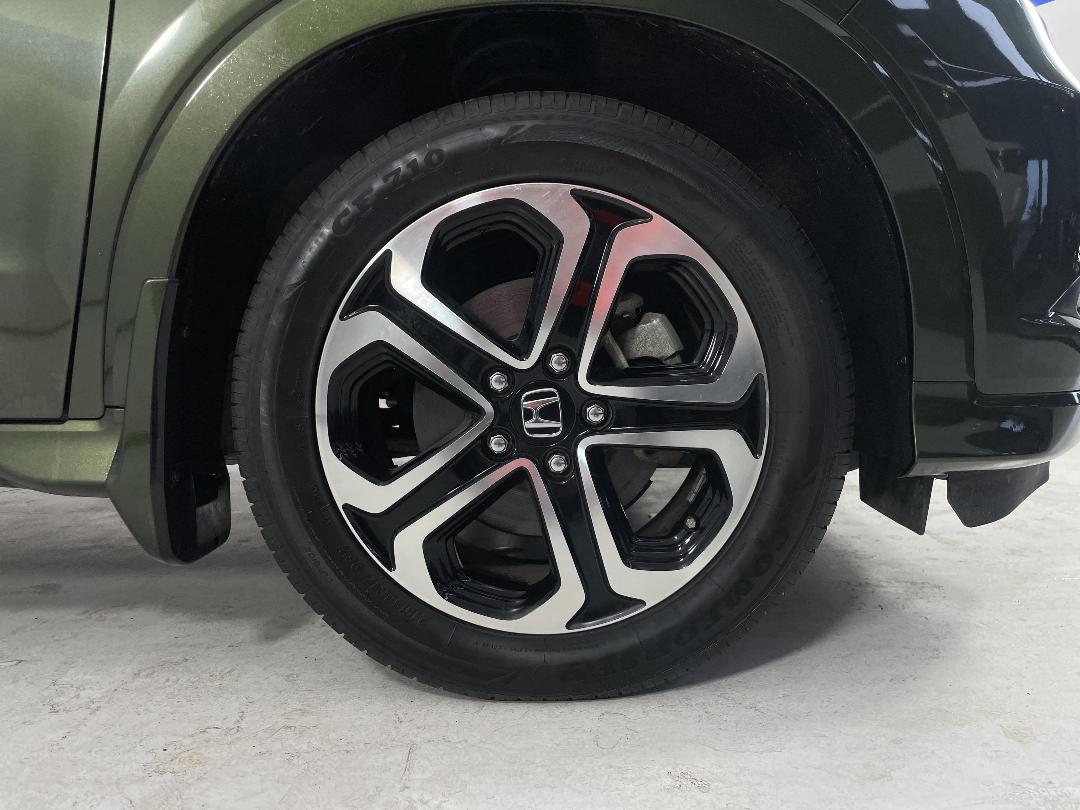 Photo '2' of Honda Vezel Hybrid Photo '2' of Honda Vezel Hybrid