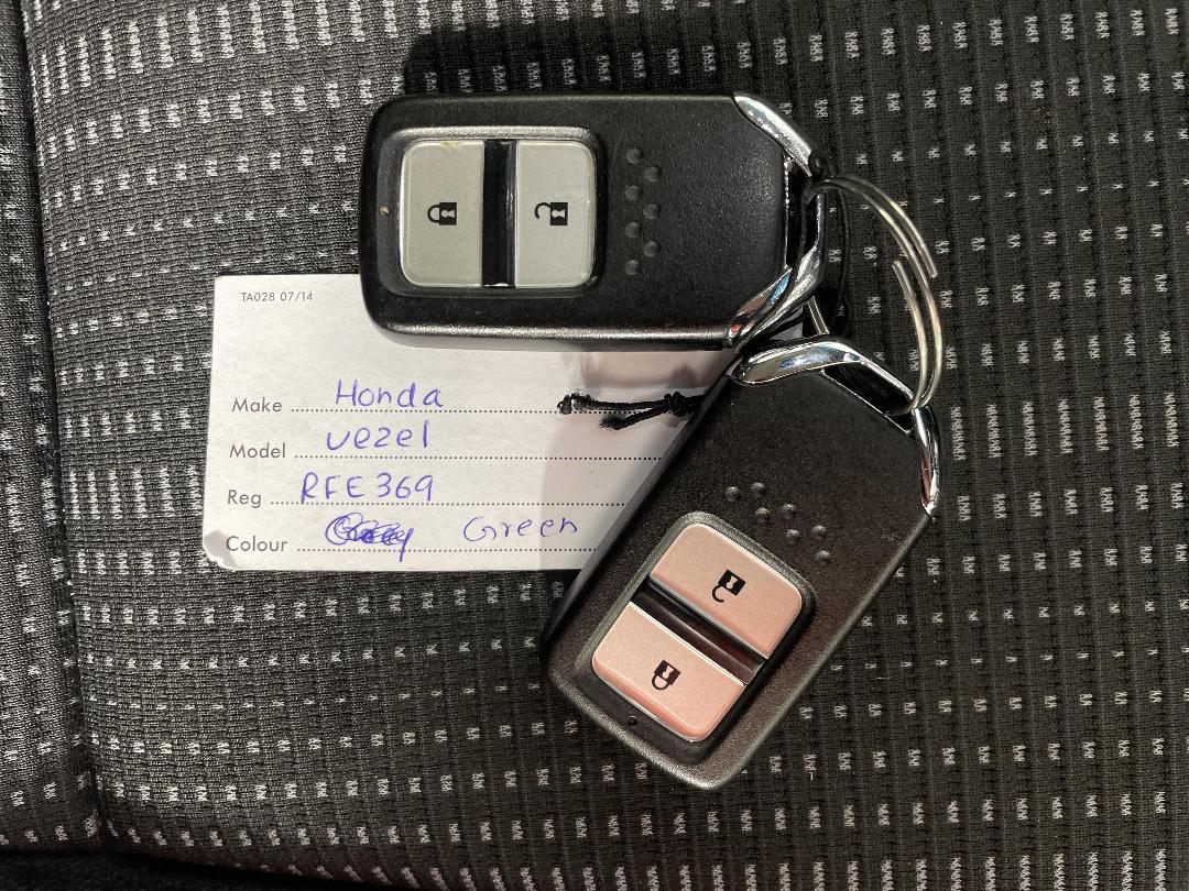 Photo '15' of Honda Vezel Hybrid Photo '15' of Honda Vezel Hybrid