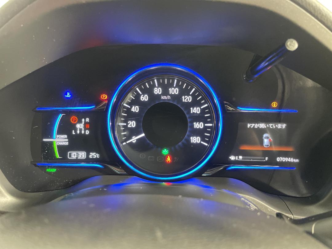 Photo '16' of Honda Vezel Hybrid Photo '16' of Honda Vezel Hybrid