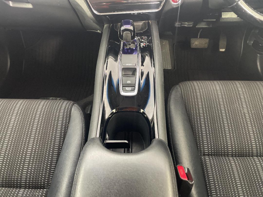 Photo '18' of Honda Vezel