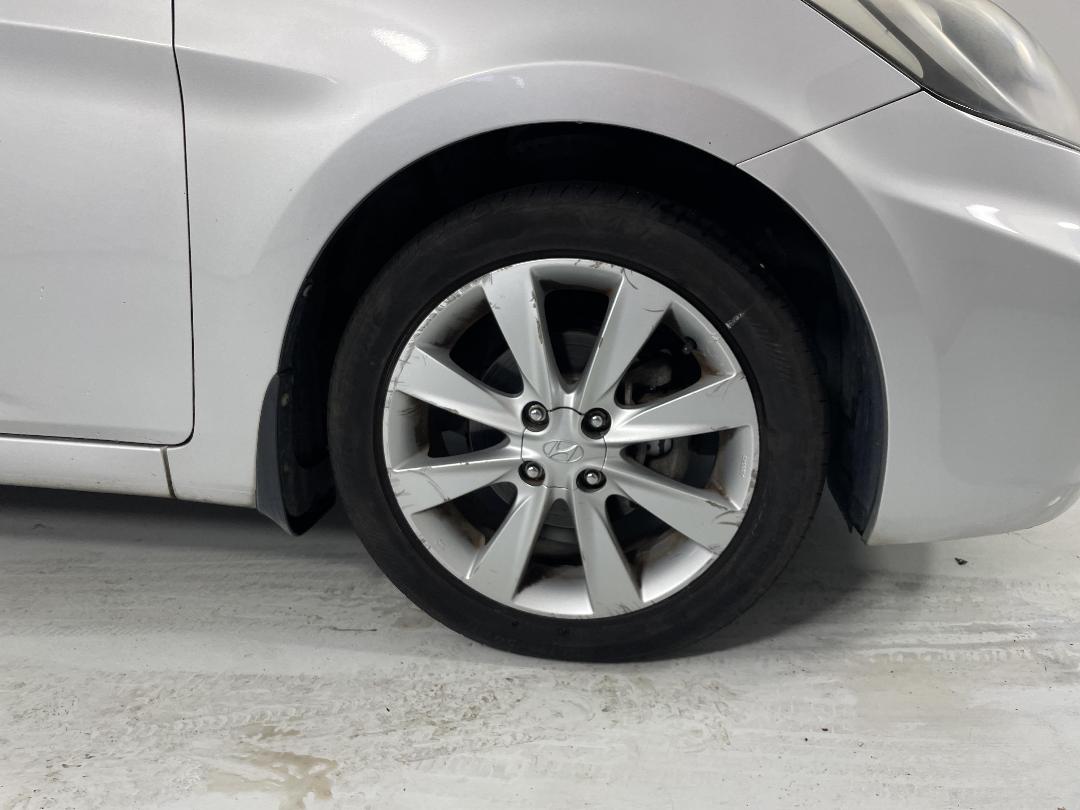 Photo '9' of Hyundai Accent