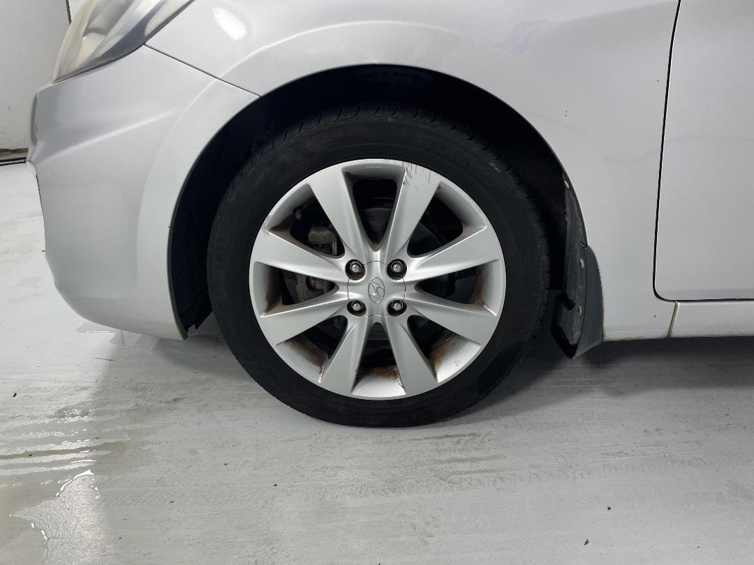 Photo '10' of Hyundai Accent