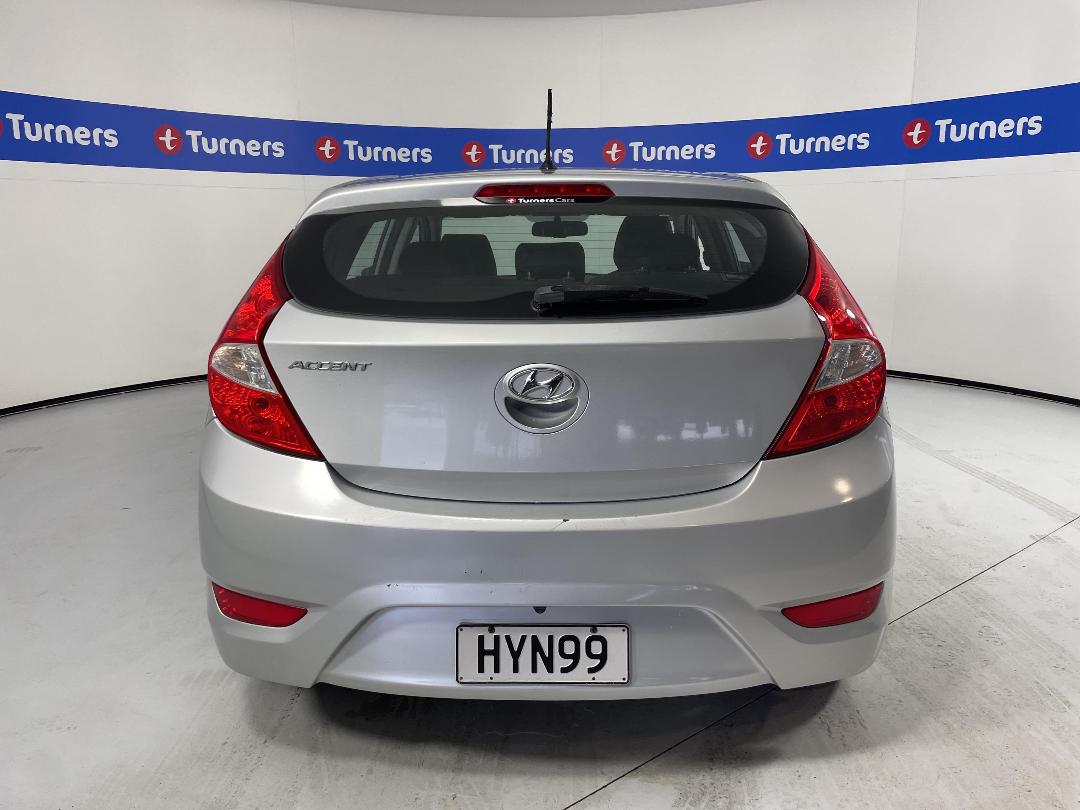 Photo '6' of Hyundai Accent