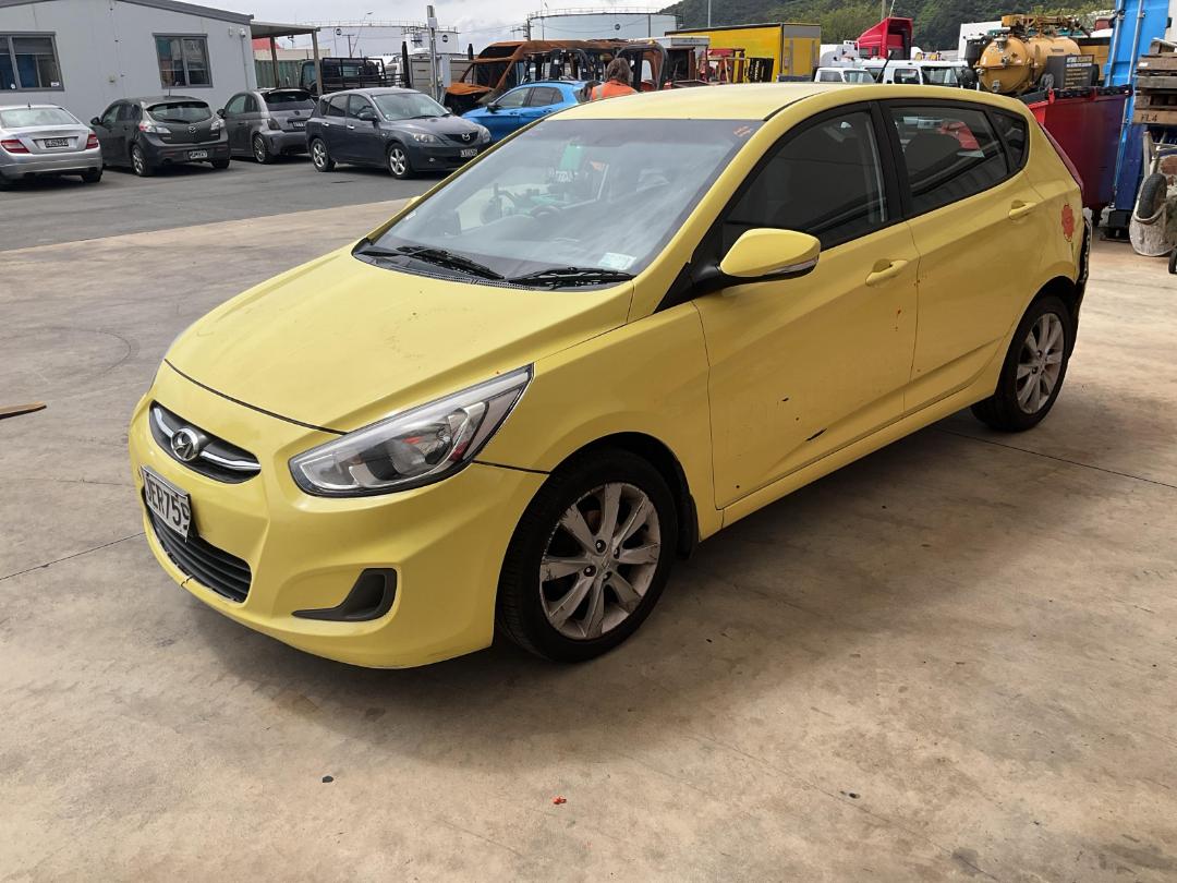 Photo '2' of Hyundai Accent Photo '2' of Hyundai Accent