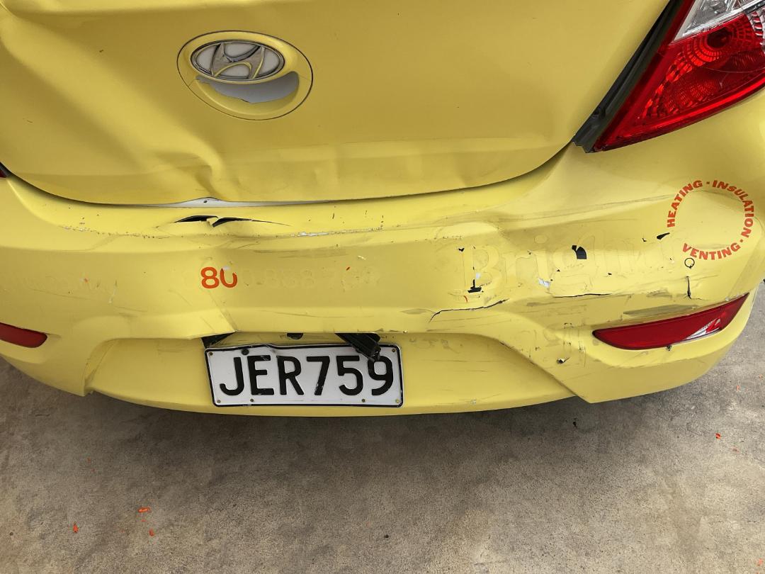 Photo '18' of Hyundai Accent Photo '18' of Hyundai Accent