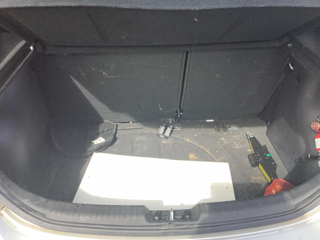 Photo '5' of Hyundai Accent Photo '5' of Hyundai Accent