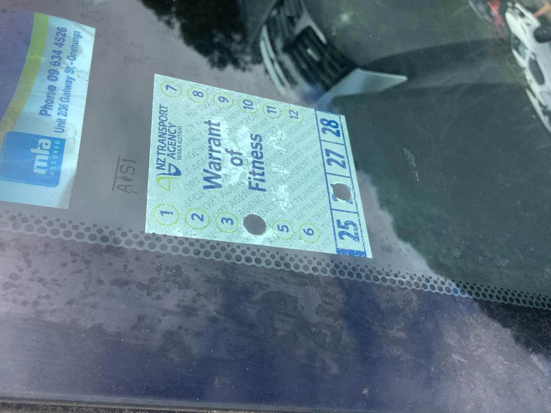 Photo '9' of Hyundai Accent Photo '9' of Hyundai Accent