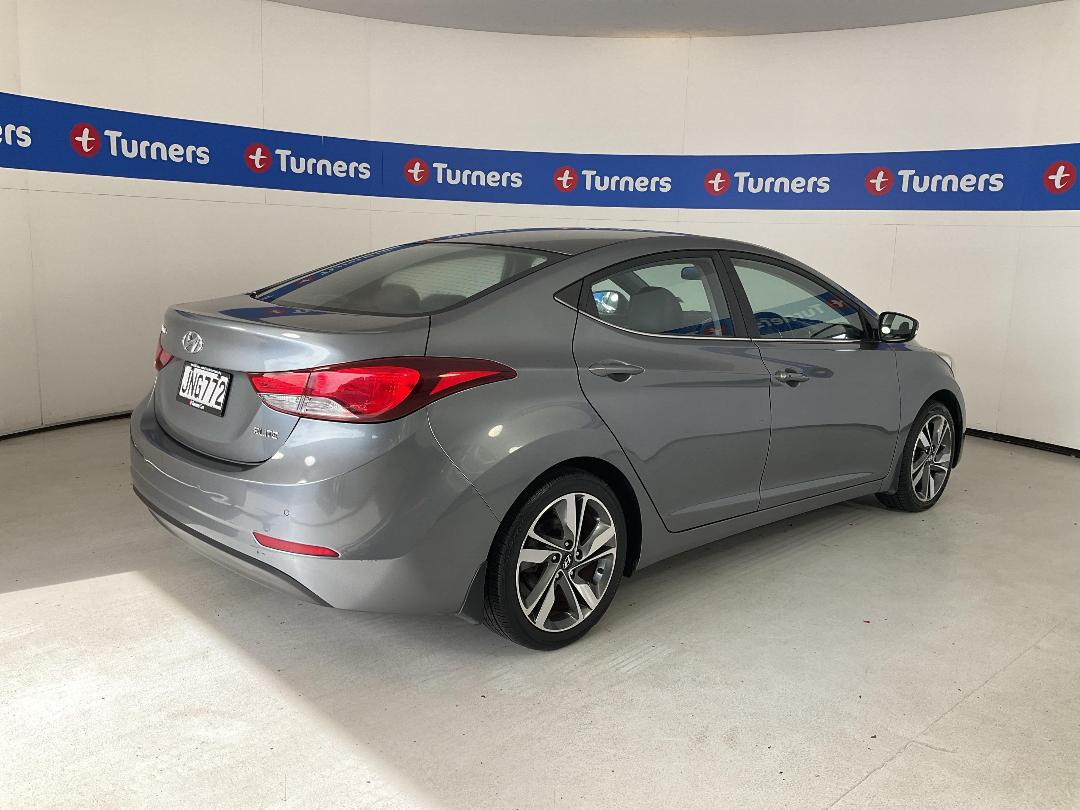 Photo '7' of Hyundai Elantra Photo '7' of Hyundai Elantra