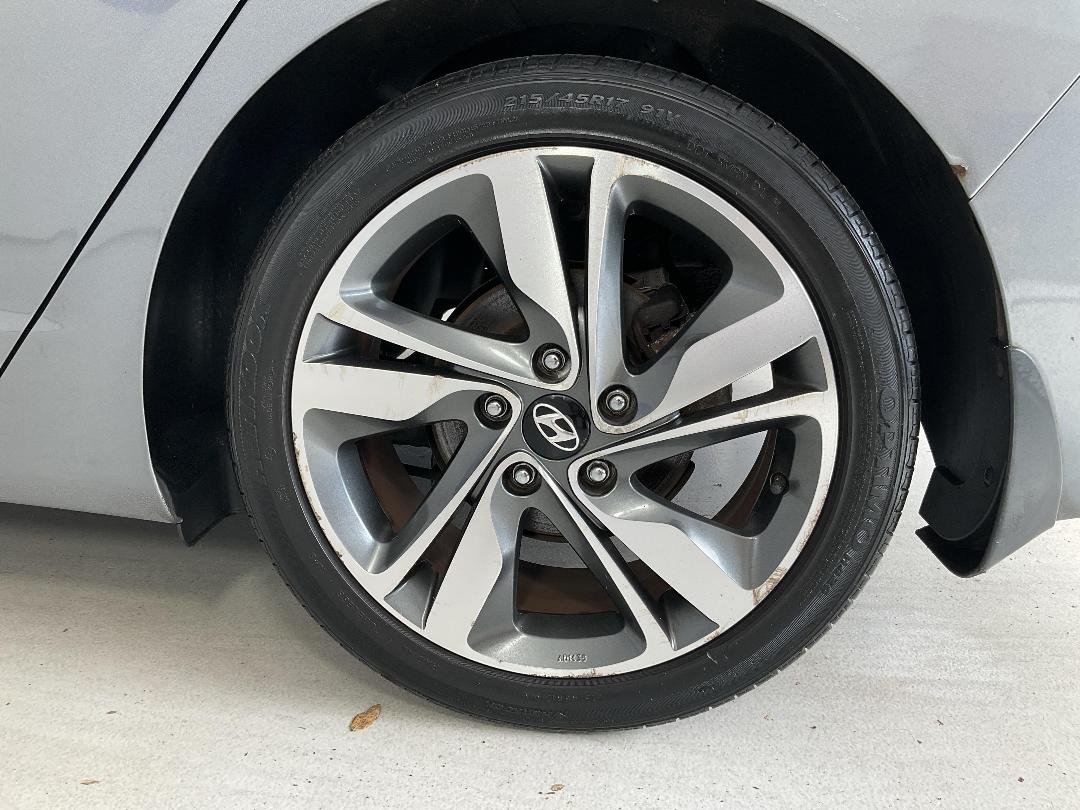 Photo '11' of Hyundai Elantra Photo '11' of Hyundai Elantra