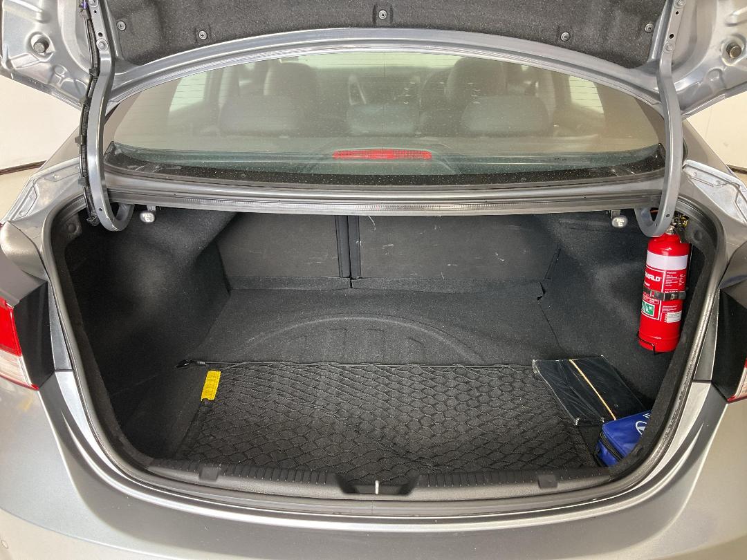 Photo '14' of Hyundai Elantra Photo '14' of Hyundai Elantra