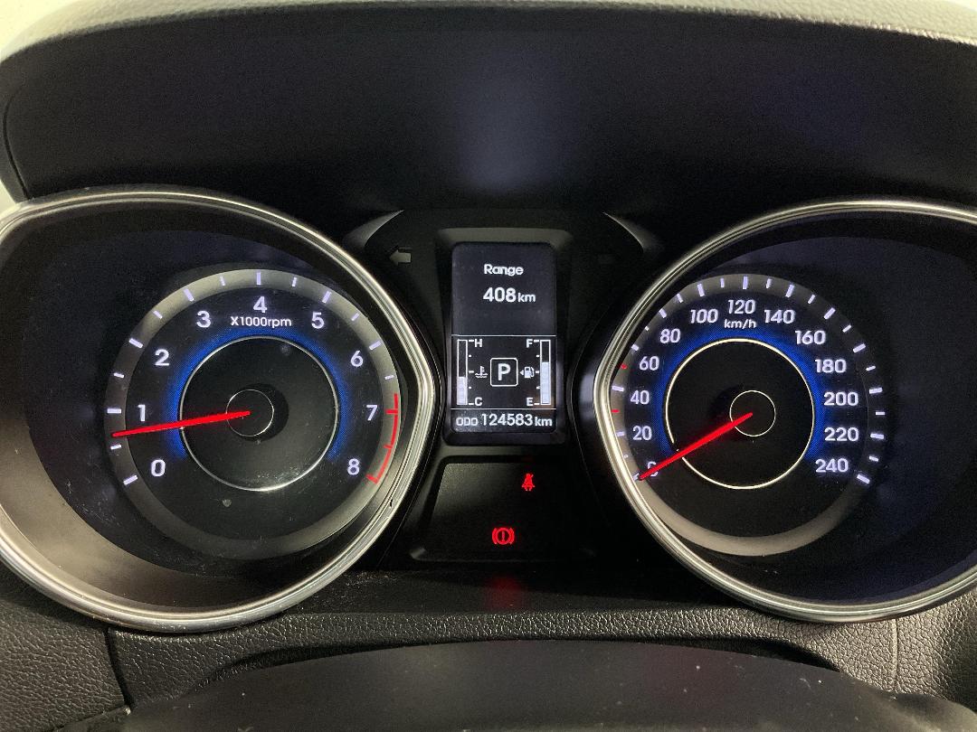 Photo '21' of Hyundai Elantra Photo '21' of Hyundai Elantra