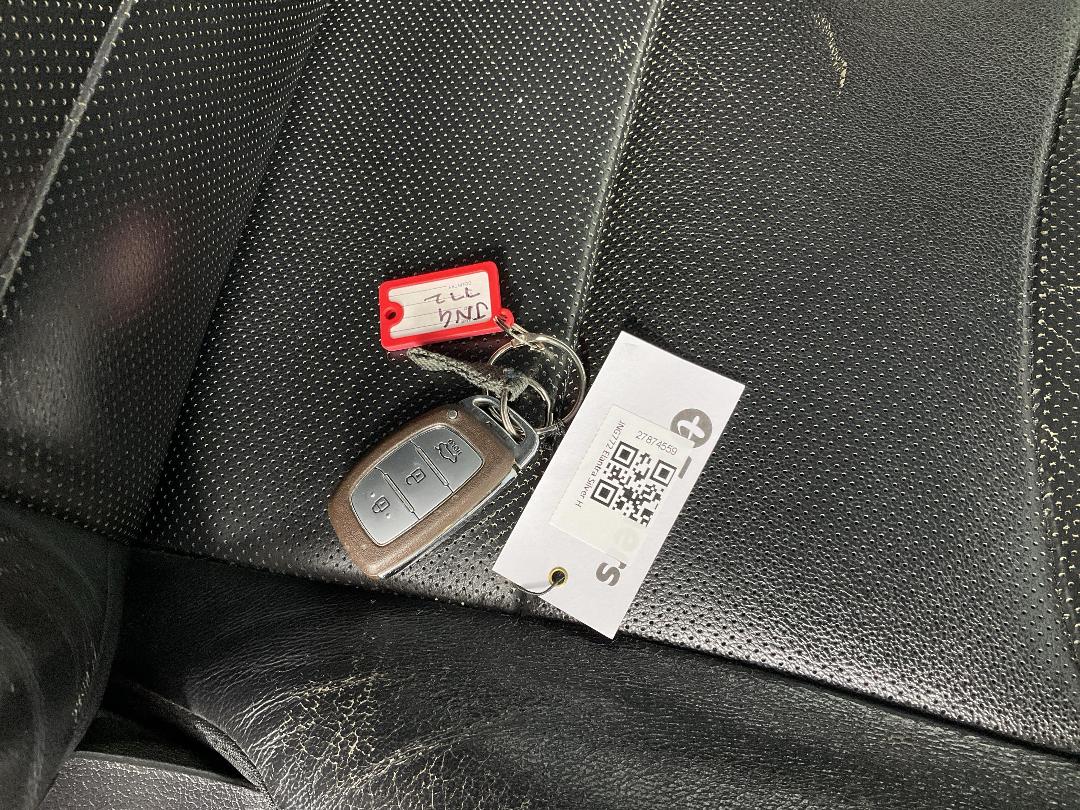 Photo '22' of Hyundai Elantra Photo '22' of Hyundai Elantra