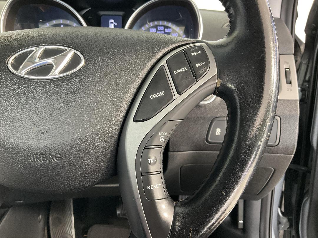 Photo '28' of Hyundai Elantra Photo '28' of Hyundai Elantra