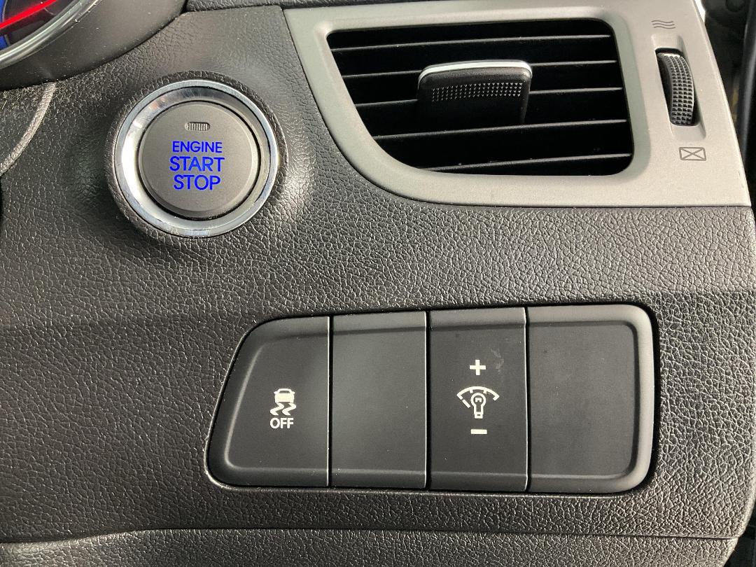 Photo '29' of Hyundai Elantra Photo '29' of Hyundai Elantra