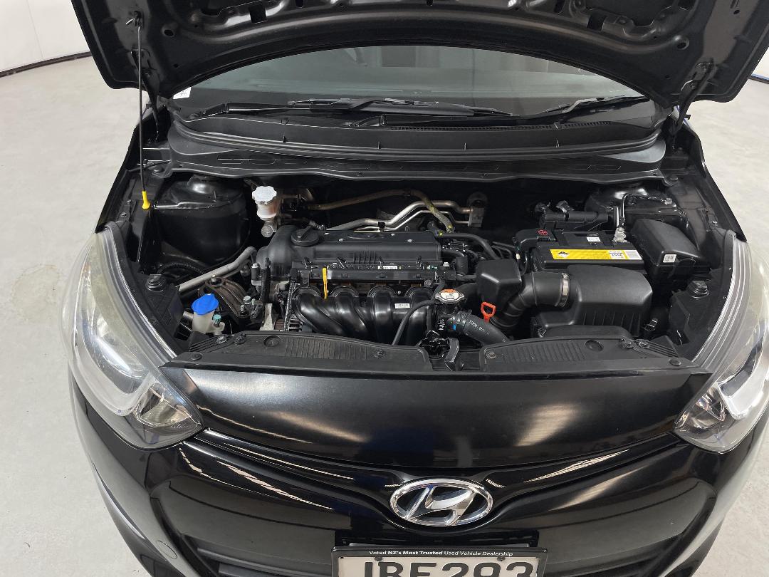 Photo '13' of Hyundai I20 Photo '13' of Hyundai I20