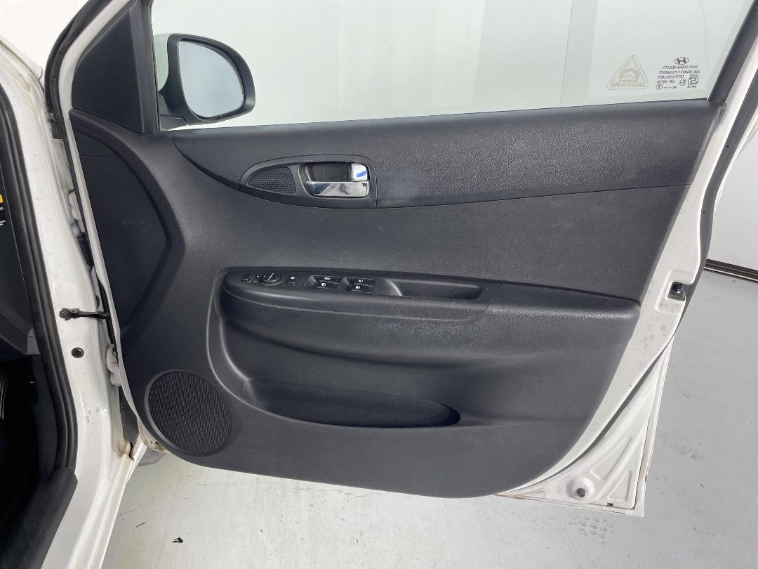 Photo '15' of Hyundai I20