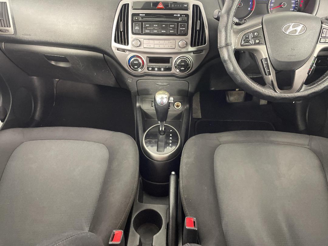 Photo '18' of Hyundai I20