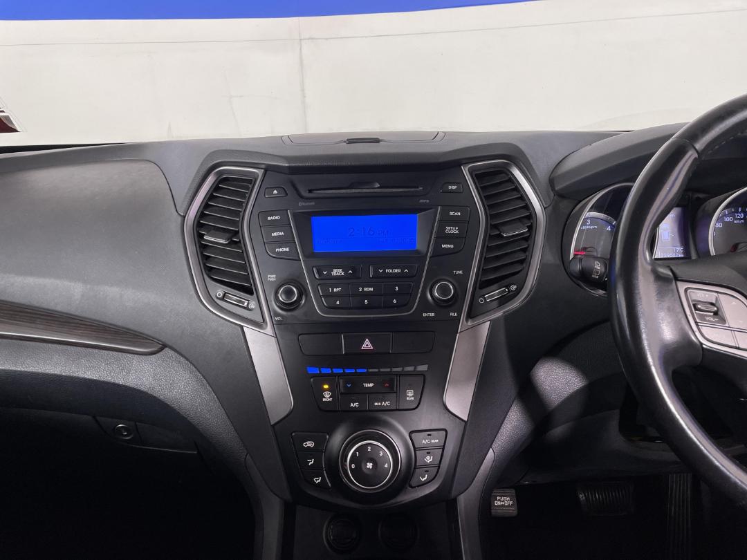 Photo '18' of Hyundai Santa FE