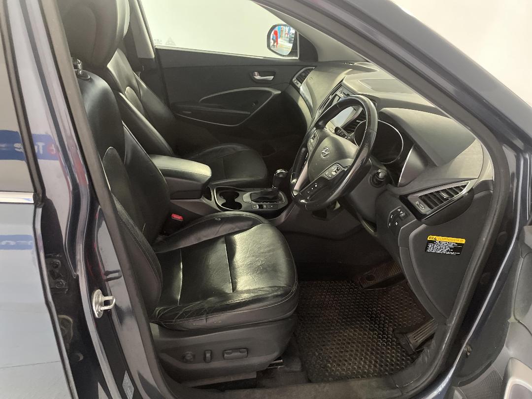 Photo '16' of Hyundai Santa FE Photo '16' of Hyundai Santa FE