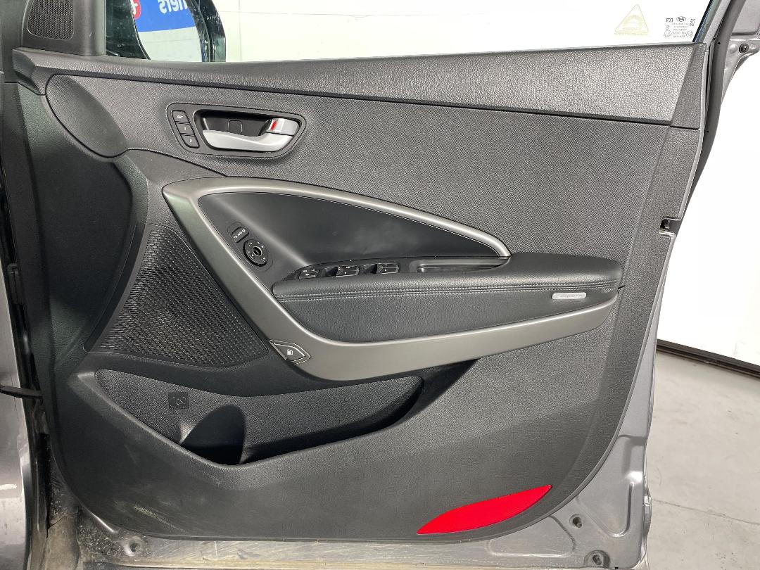 Photo '15' of Hyundai Santa FE Photo '15' of Hyundai Santa FE