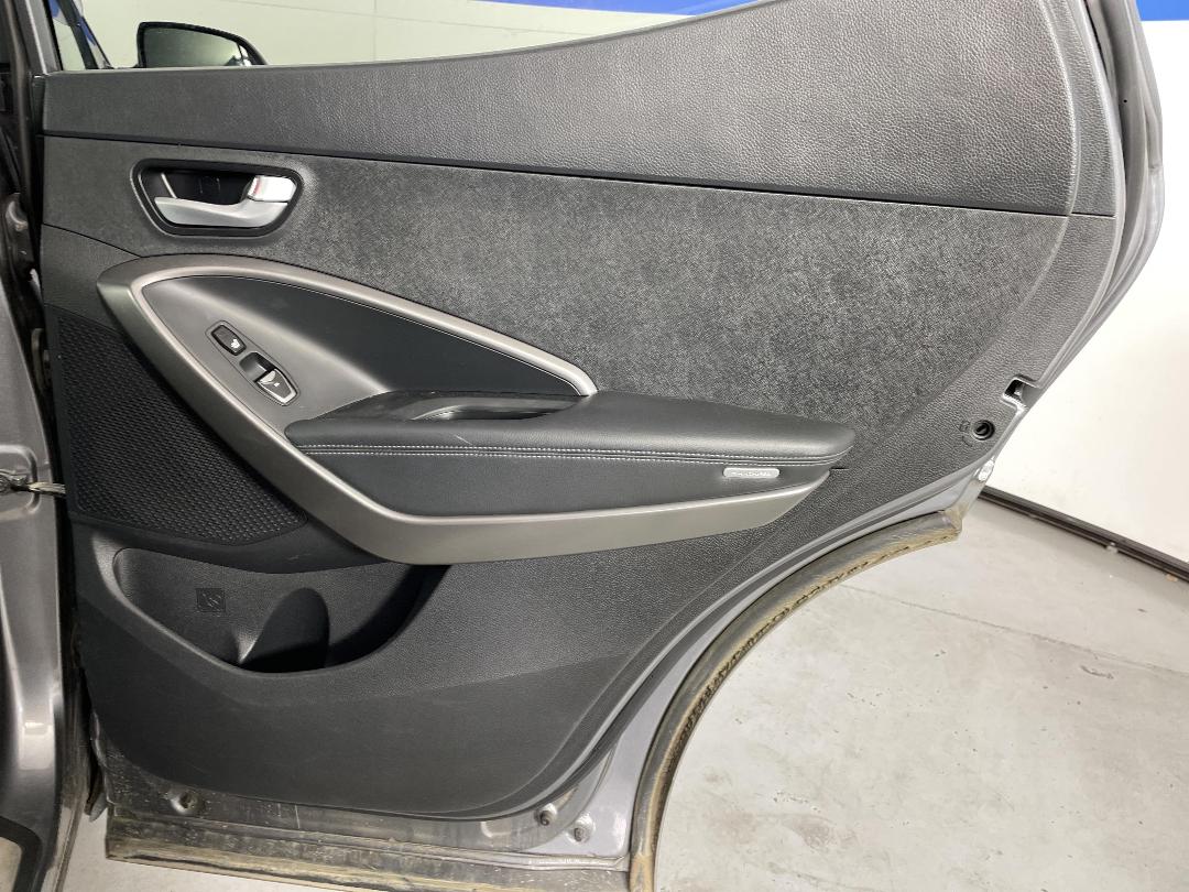 Photo '19' of Hyundai Santa FE Photo '19' of Hyundai Santa FE