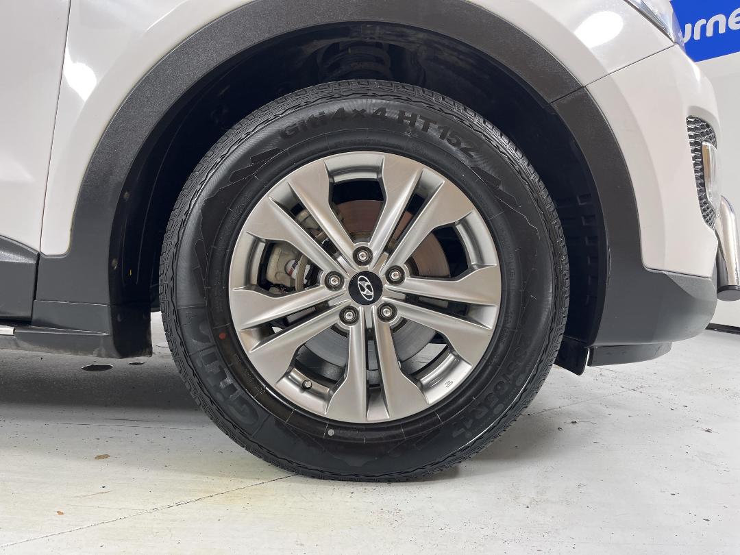 Photo '9' of Hyundai Santa FE