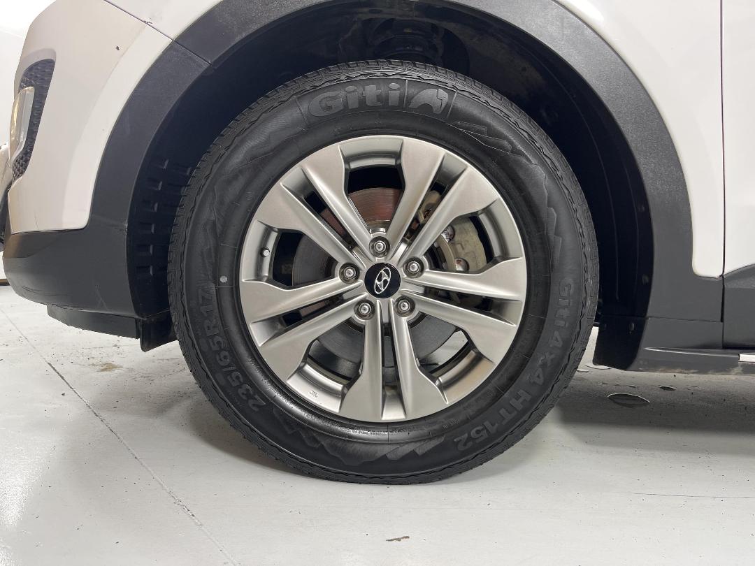 Photo '10' of Hyundai Santa FE