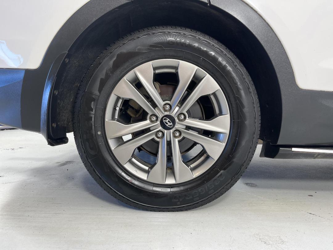 Photo '12' of Hyundai Santa FE