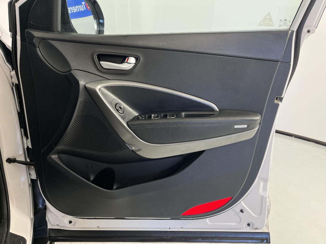 Photo '15' of Hyundai Santa FE