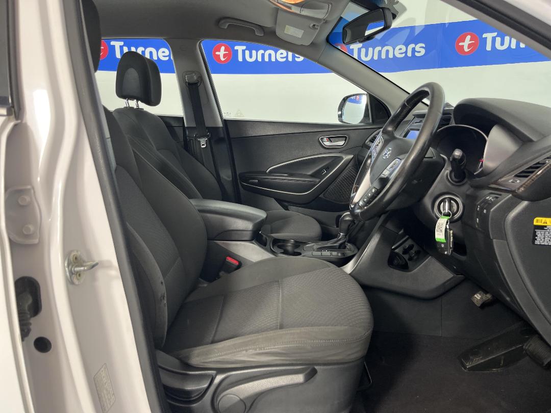 Photo '16' of Hyundai Santa FE