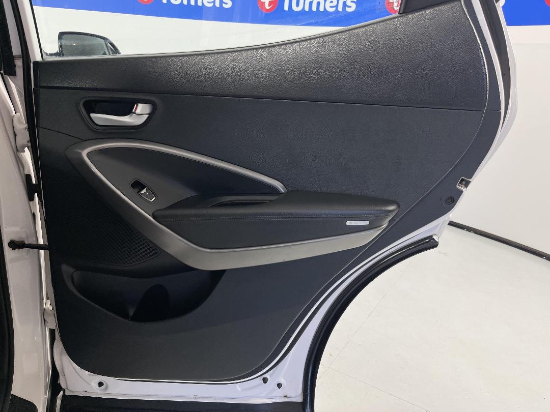 Photo '19' of Hyundai Santa FE