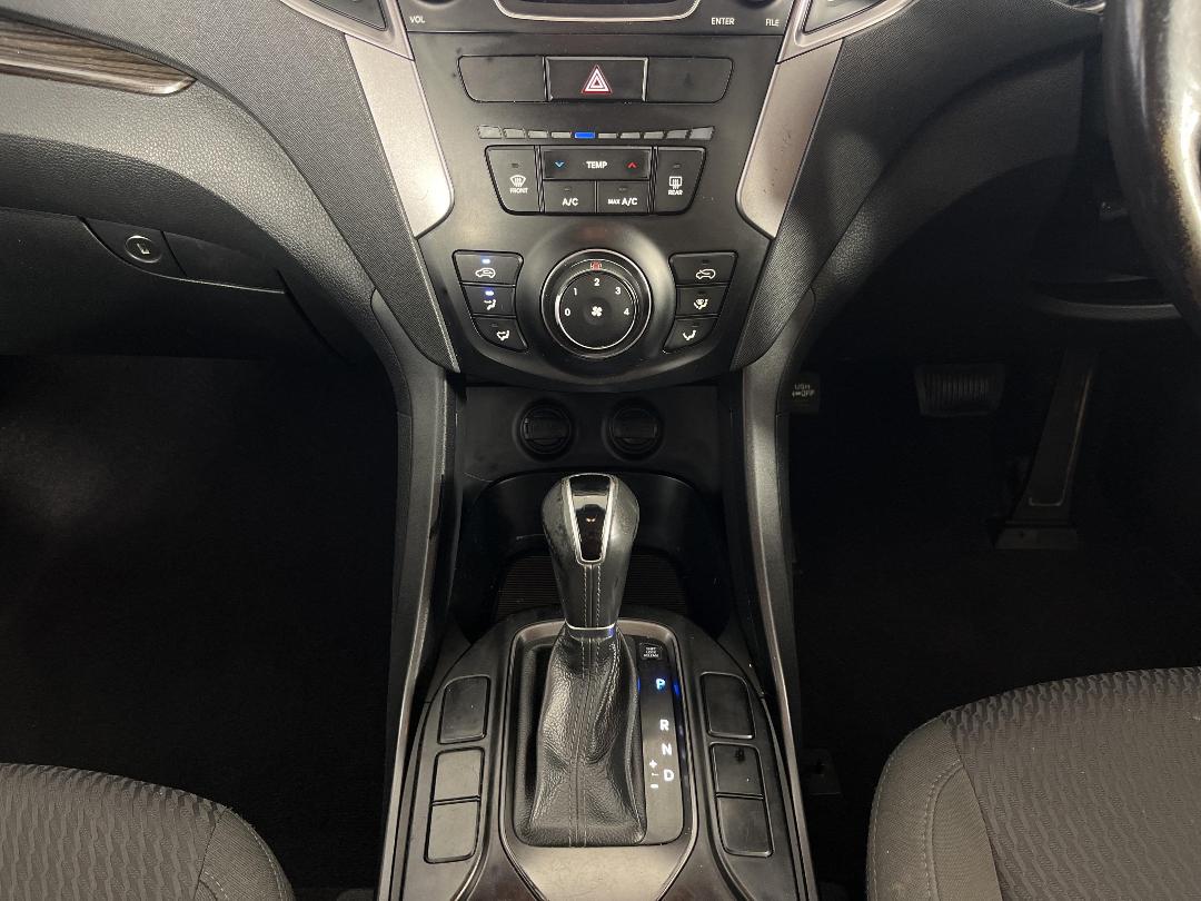 Photo '18' of Hyundai Santa FE