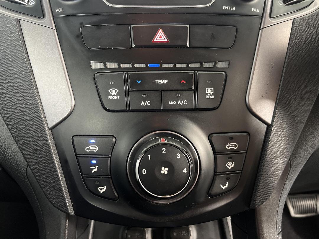 Photo '26' of Hyundai Santa FE