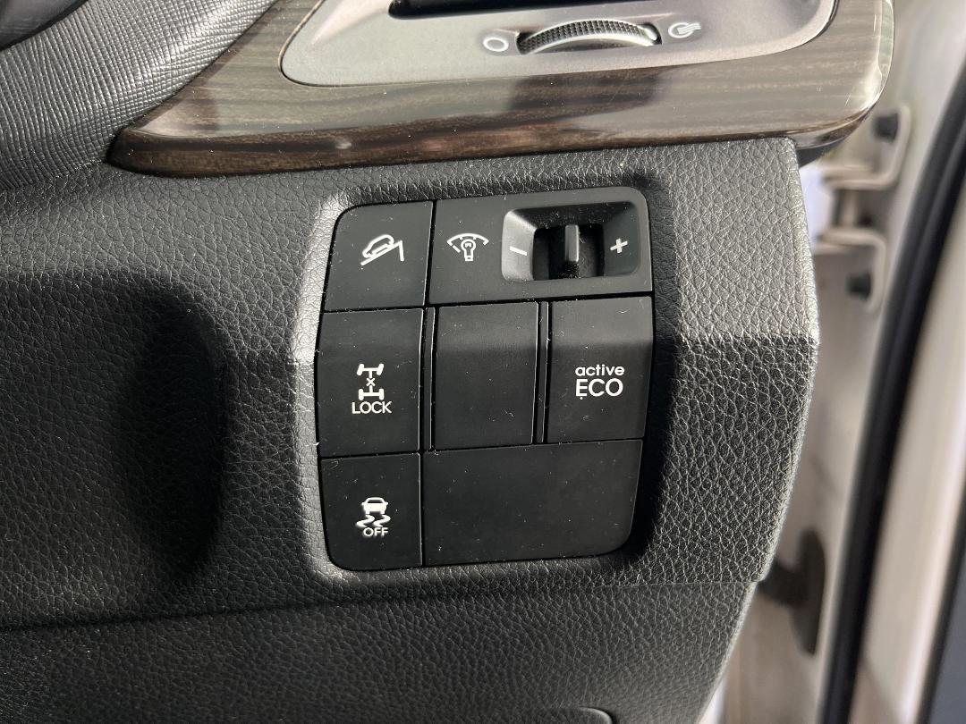 Photo '28' of Hyundai Santa FE