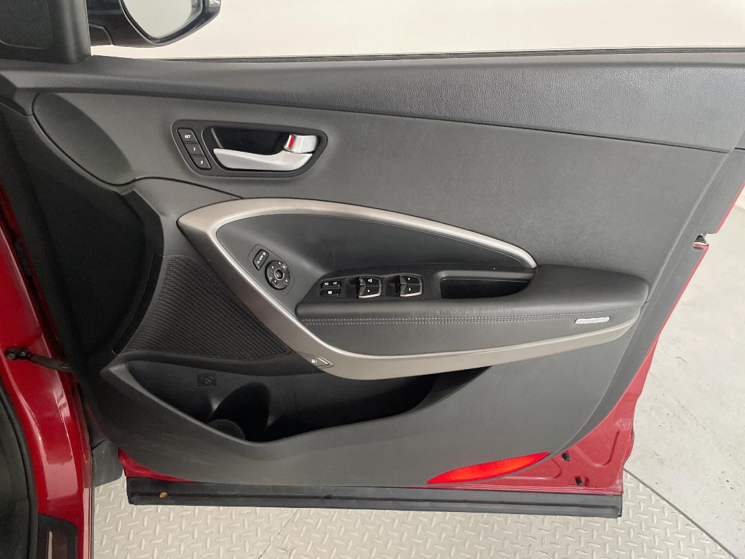 Photo '15' of Hyundai Santa FE