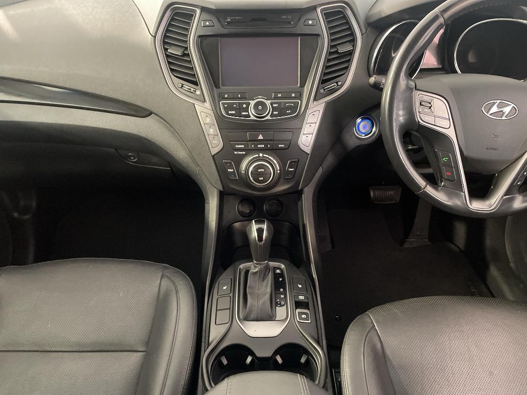 Photo '18' of Hyundai Santa FE