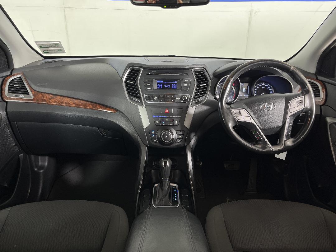 Photo '17' of Hyundai Santa FE