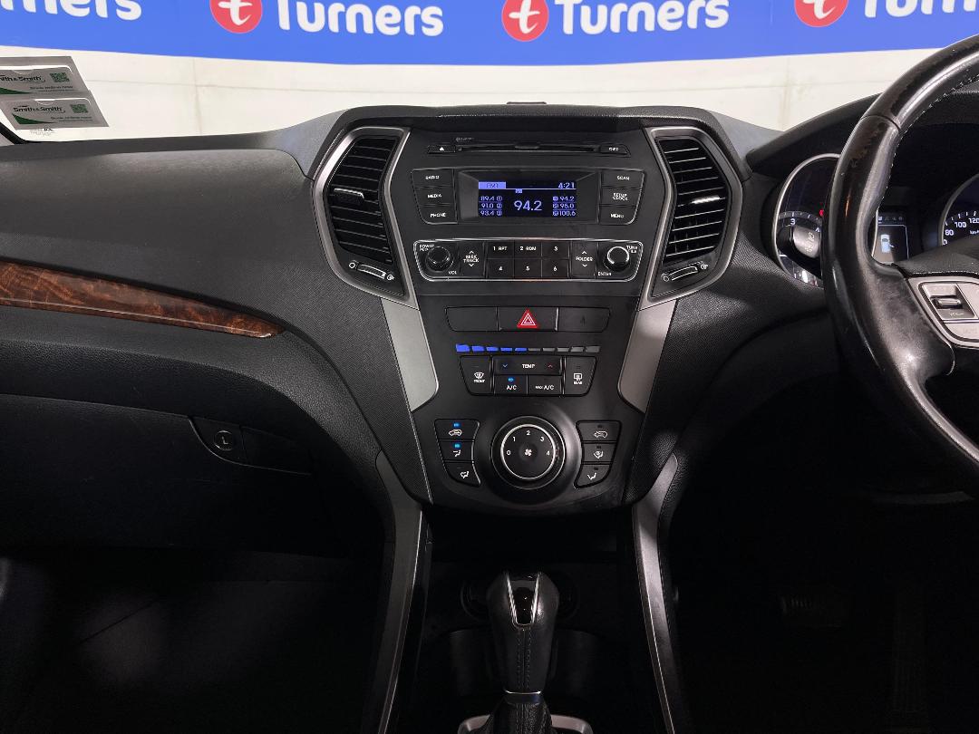 Photo '18' of Hyundai Santa FE