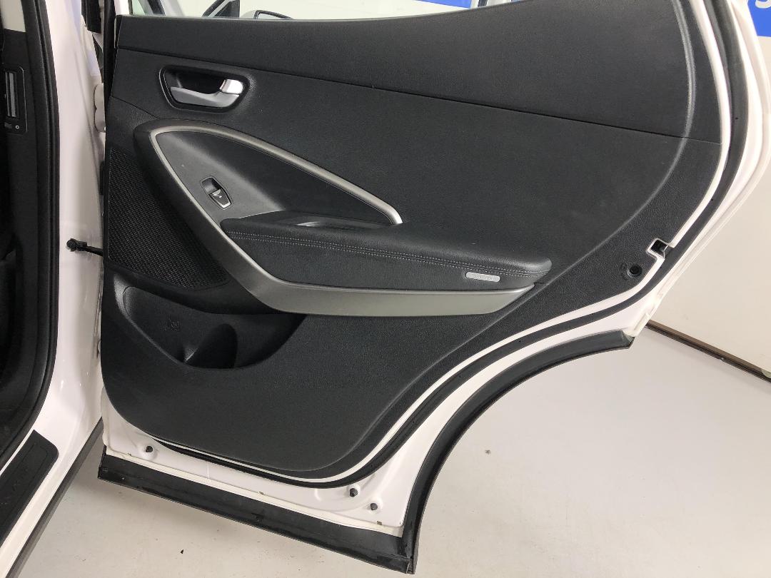 Photo '19' of Hyundai Santa FE