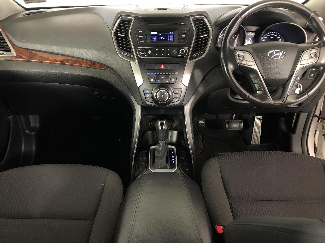 Photo '17' of Hyundai Santa FE