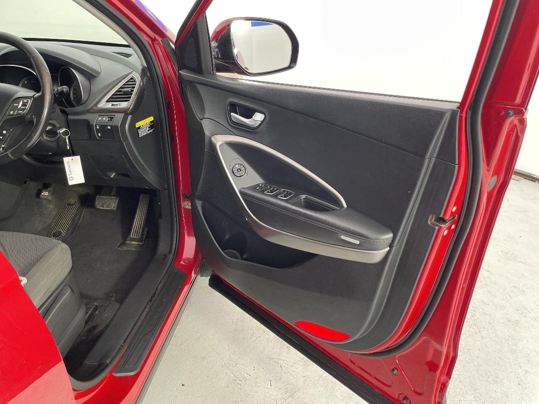 Photo '15' of Hyundai Santa FE