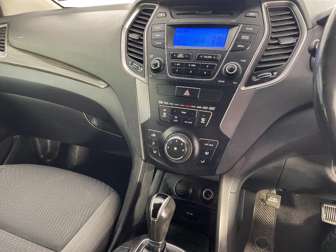 Photo '18' of Hyundai Santa FE